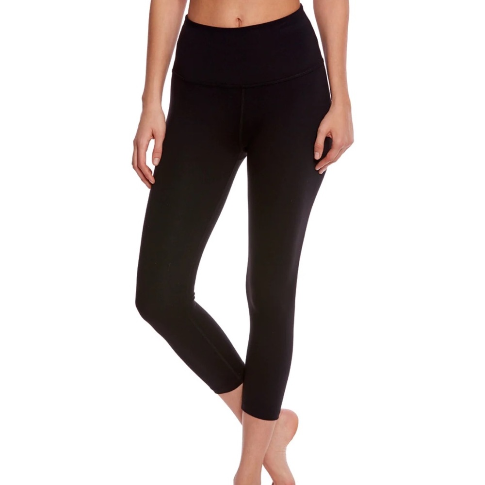 Beyond yoga capri black leggings small